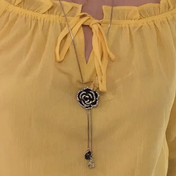 NWOT fashion rose long necklace - Picture 5 of 6